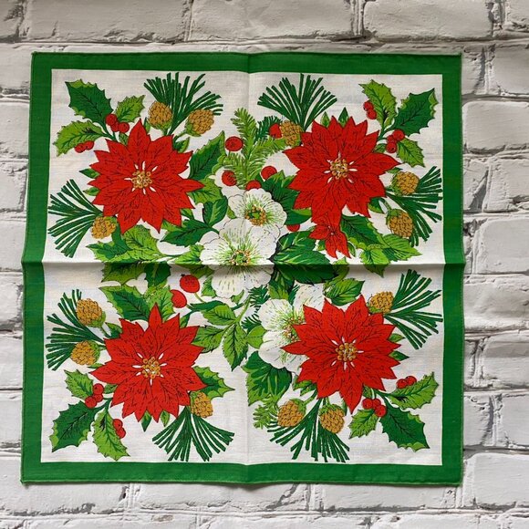 Set of 2 Vintage Cloth Napkins With Poinsettia Design - Picture 2 of 3